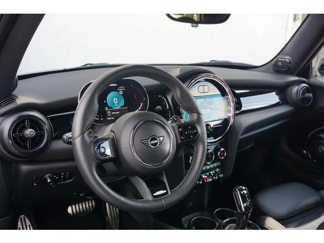 MINI 3-Deurs John Cooper Works Essential 2022 Benzine 11