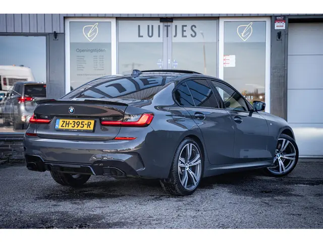 BMW 3 Serie 330i M-Sport 2019 Benzine 10