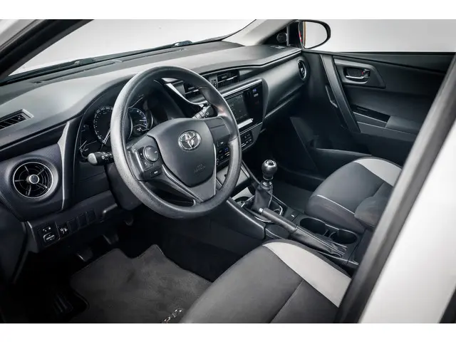 Toyota Auris 1.3 Now RIJKLAAR INCL:GARANTIE 2018 Benzine 30