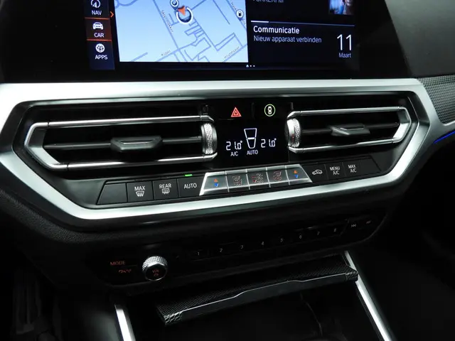 BMW 3 Serie Touring 318i 2022 Benzine 14