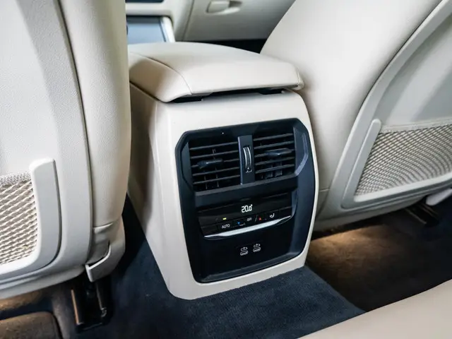 BMW 3 Serie Sedan M340i xDrive 2022 Benzine 24