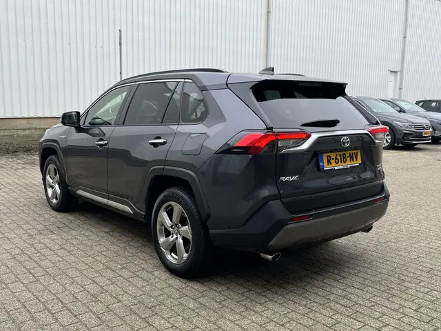 Toyota RAV4 2.5 Hybrid AWD Style 2022 Hybride Benzine 83