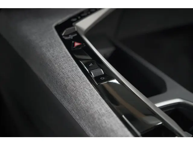 Peugeot 5008 1.2 Hybrid 136 Allure 2025 Hybride Benzine 38