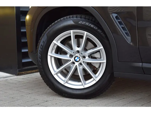 BMW X3 xDrive20i High Executive 2018 Benzine 29