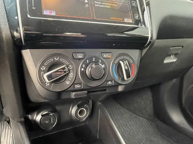 Suzuki Swift 1.2 Select Smart Hybrid 2024 Benzine 18