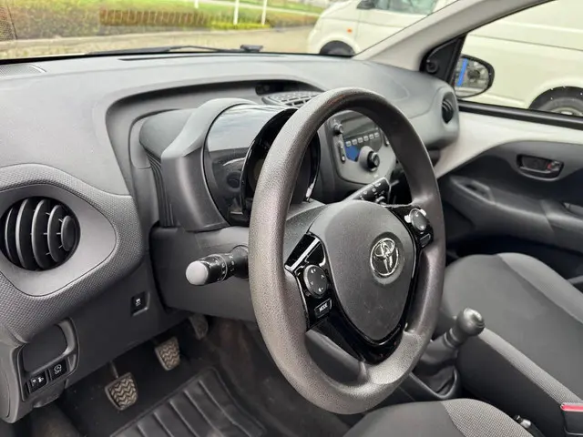 Toyota Aygo 1.0 VVT-i x-fun 2019 Benzine 7