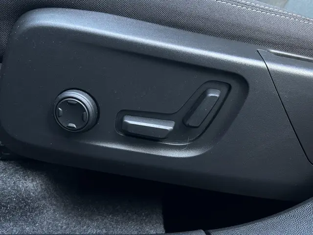 Volvo XC40 2.0 B4 Plus Dark 2025 Benzine 14