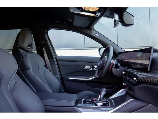BMW M3 Touring xDrive Competition 2024 Benzine 18
