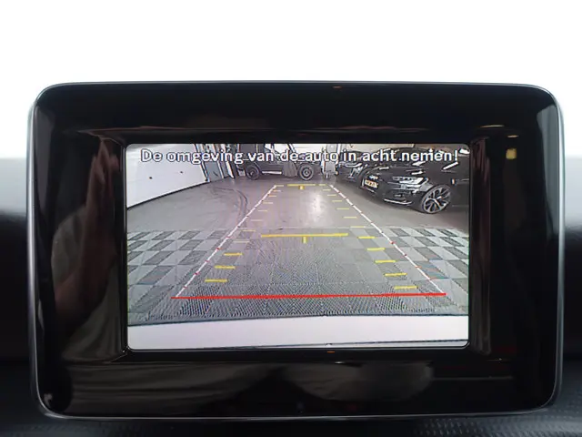 Mercedes-Benz A-Klasse 180 Prestige AMG- 2013 Benzine 3