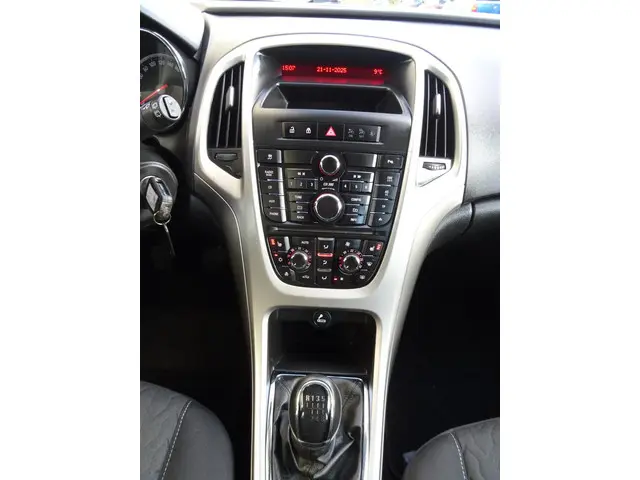 Opel Astra 1.4 Turbo Design Edition 2013 Benzine 6