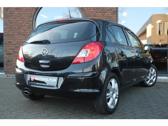 Opel Corsa 1.2-16V BlitZ 2014 Benzine 2