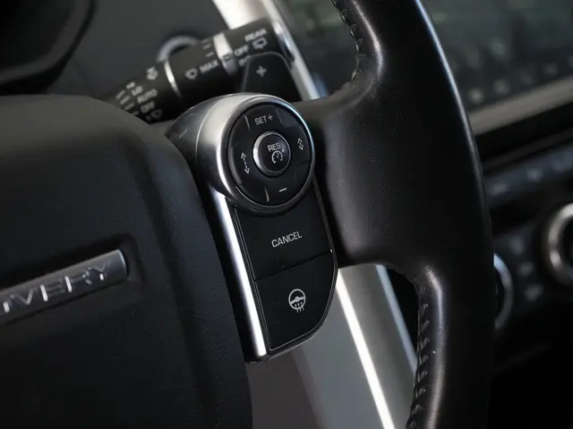 Land Rover Discovery 3.0 Td6 SE 2017 Diesel 15