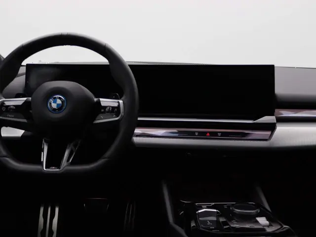 BMW 5 Serie Sedan 530e 2024 Hybride Benzine 29