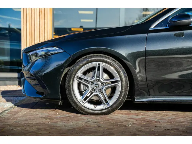 Mercedes-Benz A-Klasse 200 d 2024 Diesel 12