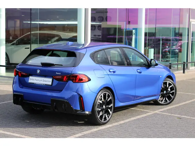BMW 1 Serie 120 M Sport Automaat 2025 Benzine 8