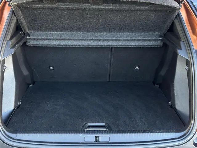 Peugeot e-2008 EV GT 50 kWh 2021 Elektrisch 9