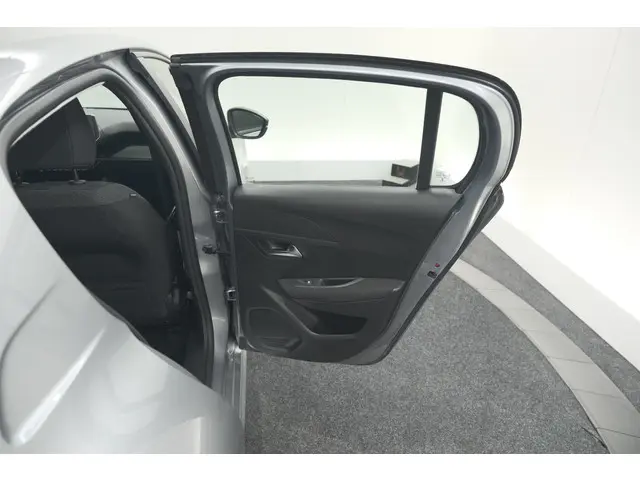 Peugeot 208 PureTech 100 EAT8 Active Pack 2023 Benzine 61