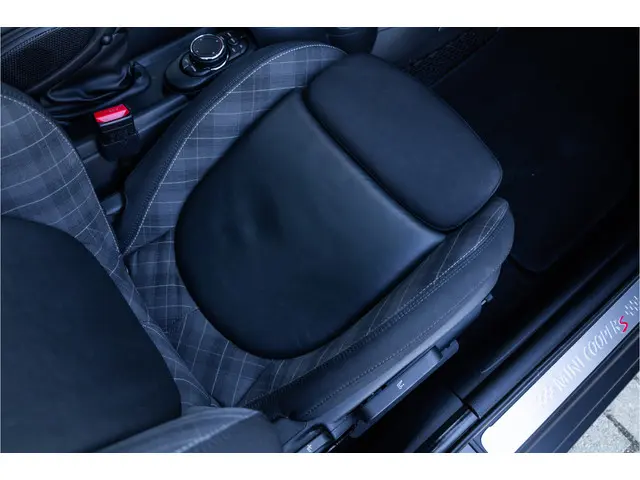 MINI Cooper S Mini Chili Serious Business 2015 Benzine 34