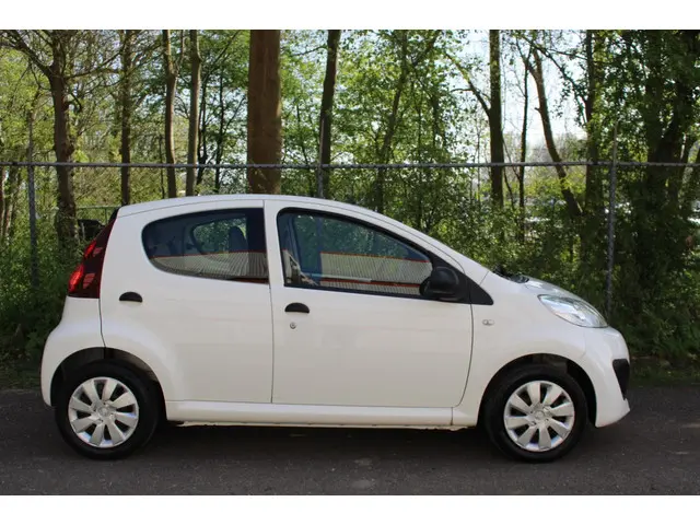 Peugeot 107 1.0 Access Accent *Airco ! *2e EIG ! 2013 Benzine 6