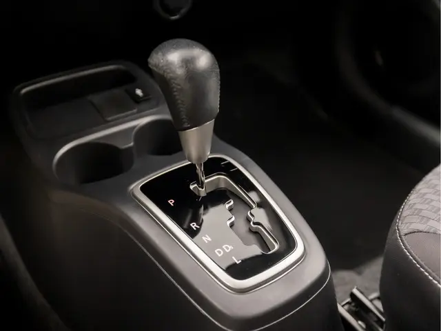 Mitsubishi Space Star 1.0 Intense Sport 2018 Benzine 10