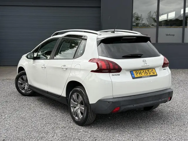 Peugeot 2008 1.2 PureTech Blue Lion 2017 Benzine 5