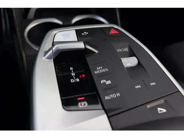 BMW iX2 xDrive30 67 kWh 2024 Elektrisch 25