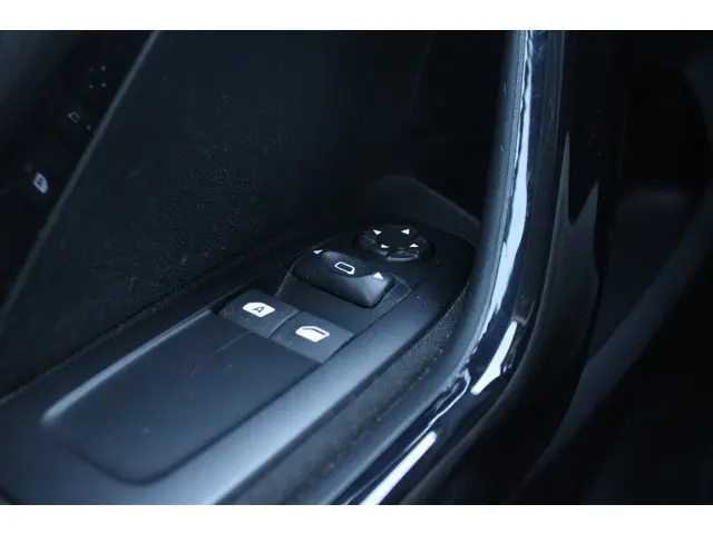 Peugeot 208 1.2 PureTech Blue Lion 2018 Benzine 17