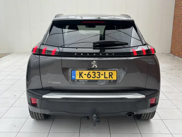 Peugeot 2008 PureTech 100 Allure 2021 Benzine 33