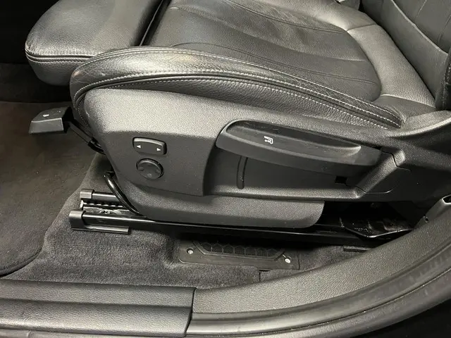 BMW X1 xDrive20i High Executive 2018 Benzine 31