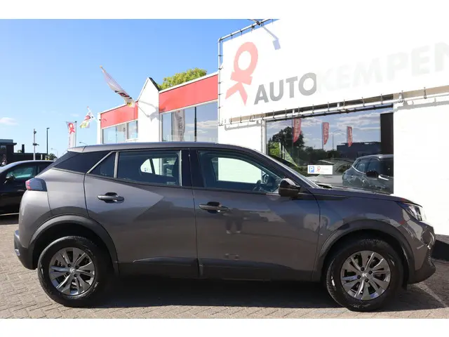 Peugeot 2008 1.2 PT ALLURE 2022 Benzine 16
