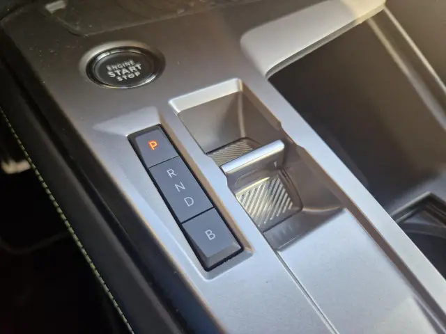 Peugeot 408 1.6 HYbrid GT 180 EAT8 2024 Hybride Benzine 25