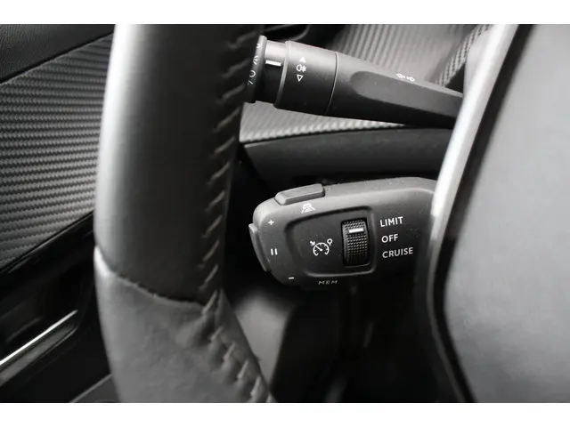 Peugeot 208 1.2 PureTech Allure Pack 2023 Benzine 16
