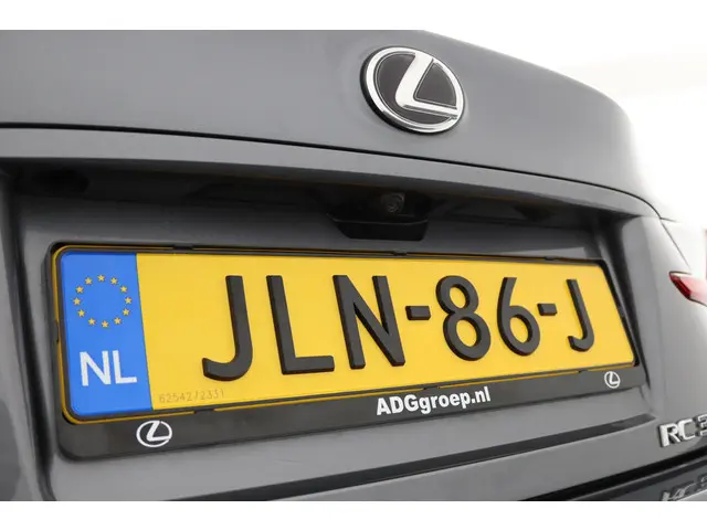 Lexus RC 300h F Sport Line 2016 Hybride Benzine 35