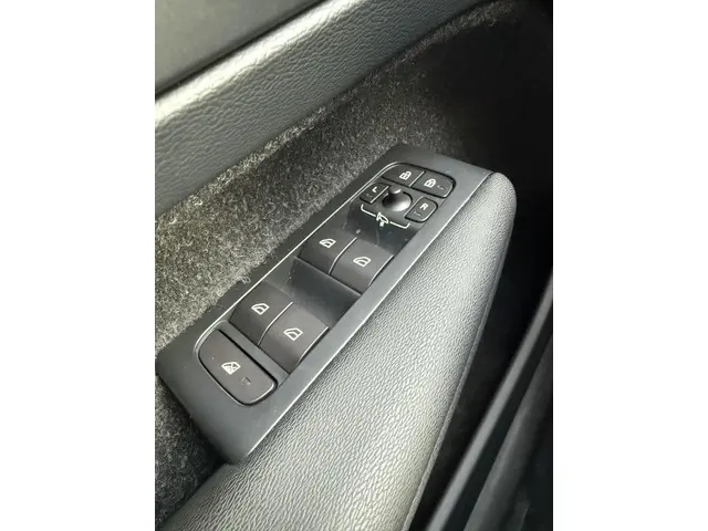 Volvo XC40 2.0 T4 190 pk R-Design 2018 Benzine 16