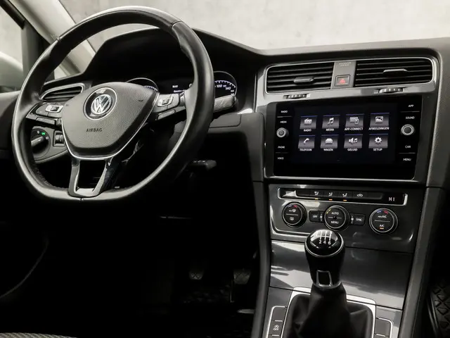 Volkswagen Golf 1.0 TSI Sportline 2017 Benzine 7
