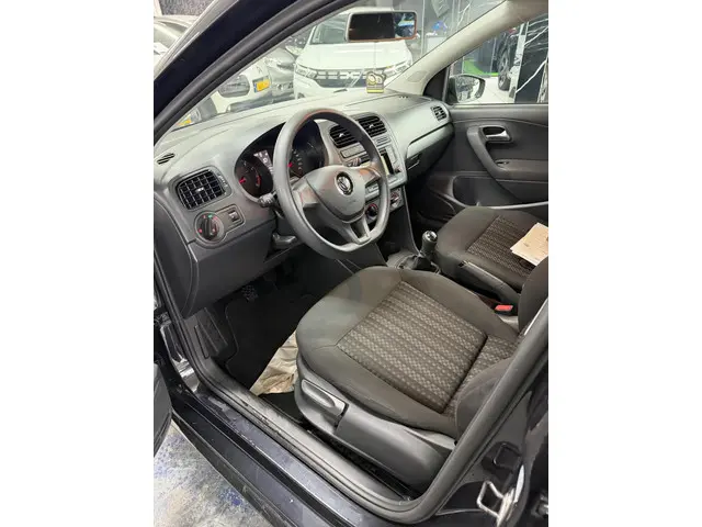 Volkswagen Polo 1.0 Benzine 5DR 2017 2017 Benzine 12