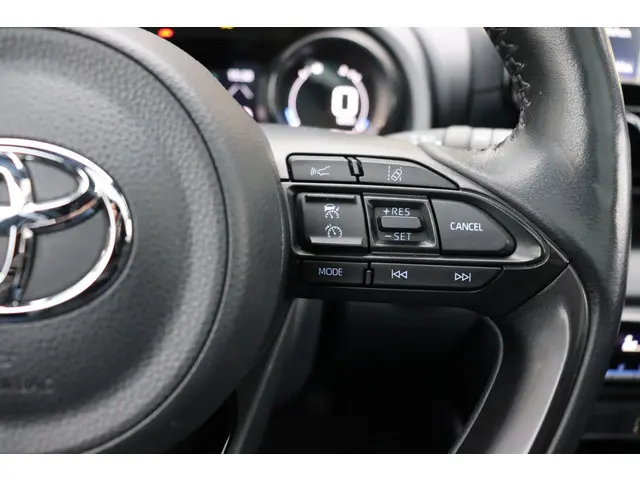 Toyota Yaris 1.5 Hybrid Executive 2021 Hybride Benzine 17