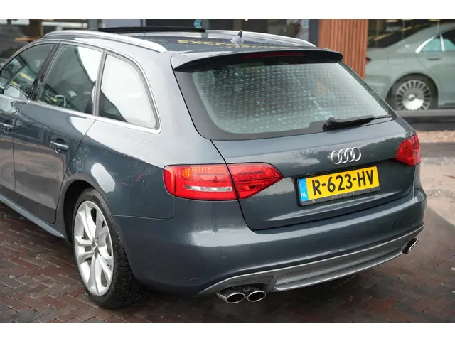 Audi A4 Avant 3.0 TFSI S4 quattro Pro Line 2013 Benzine 15