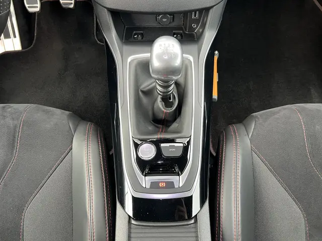 Peugeot 308 1.6 e-THP GTi 250 2016 Benzine 29