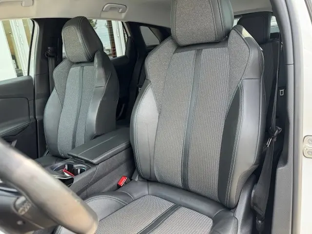 Peugeot 3008 1.2 PureTech Allure Pack 2021 Benzine 9