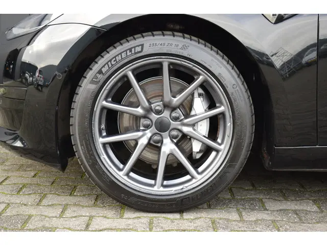 Tesla Model 3 Standard RWD Plus 60kWh 2020 Elektrisch 24