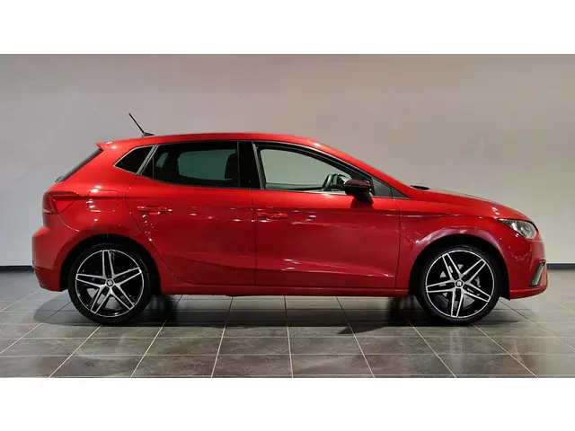 SEAT Ibiza 1.0 TSI FR Business Intense 2021 Benzine 23