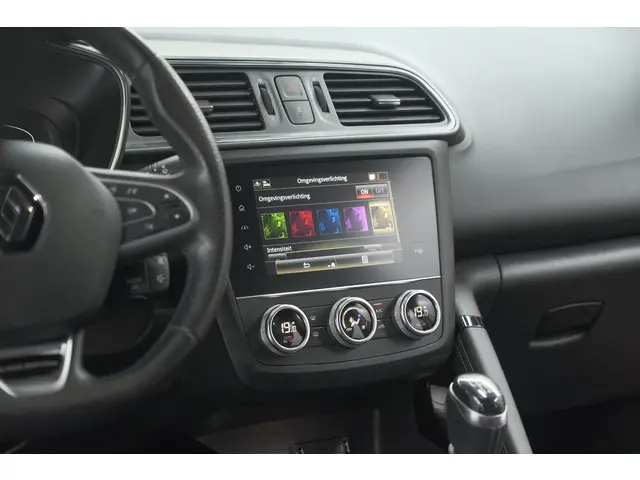Renault Kadjar TCe 140 Black Edition 2021 Benzine 63