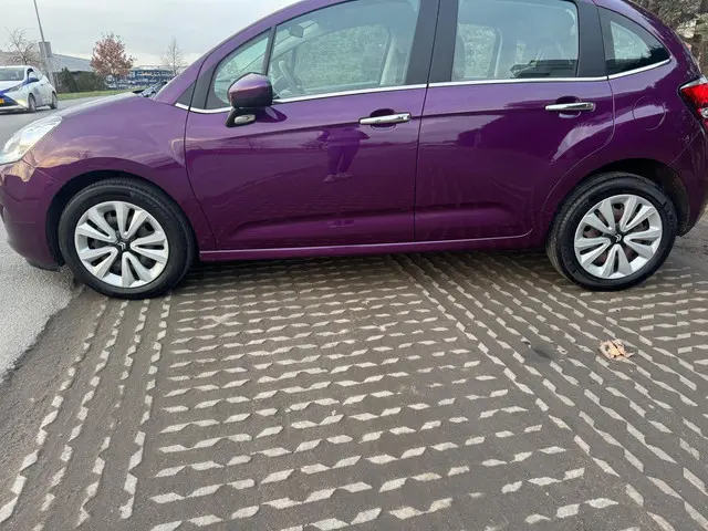 Citroën C3 1.2 PureTech Collection 2015 Benzine 10