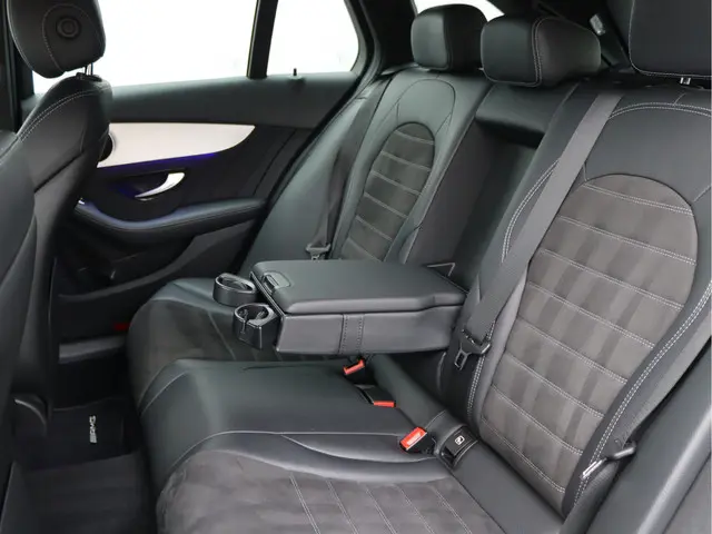 Mercedes-Benz C-Klasse Estate 180 AMG 2020 Benzine 23