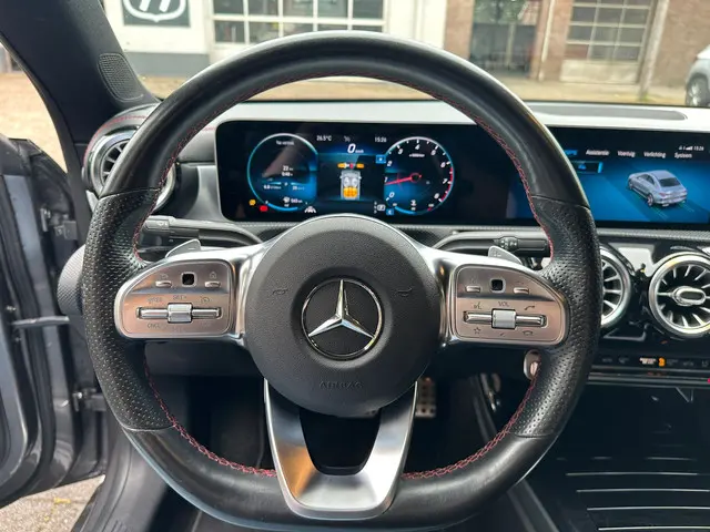 Mercedes-Benz CLA 180 AMG Premium Plus 2019 Benzine 16