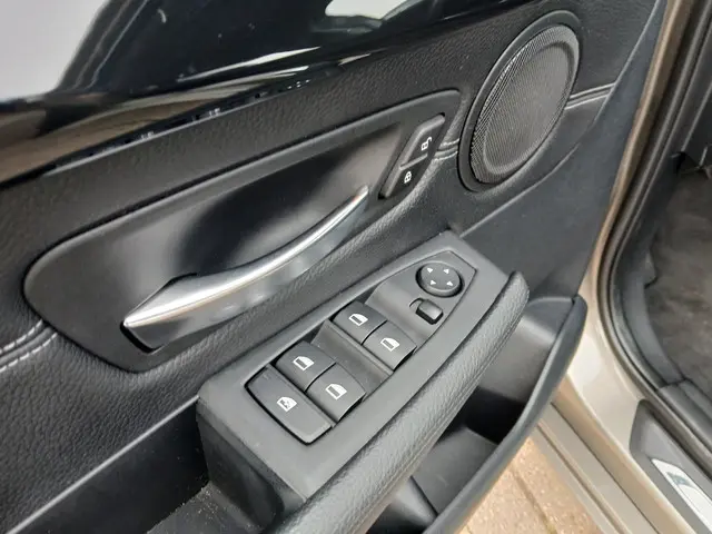 BMW 2 Serie Active Tourer 220i Luxury 2015 Benzine 8