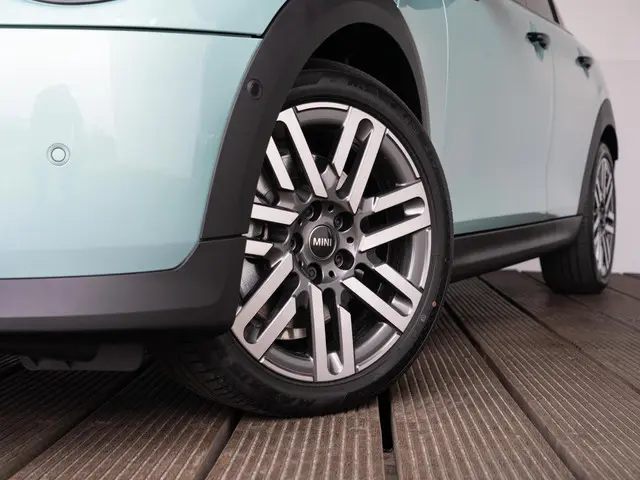 MINI 5-Deurs Cooper C 2025 Benzine 14