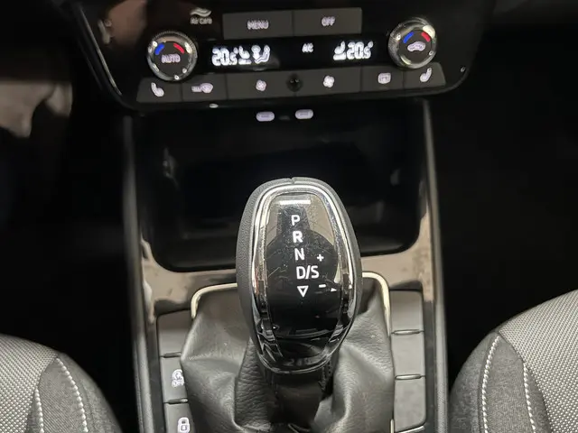 Škoda Fabia 1.0 TSI Selection 116 PK DSG 2024 Benzine 39