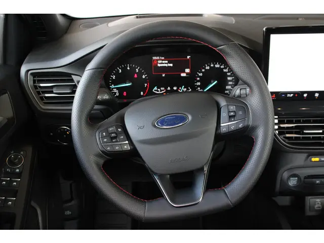 Ford Focus 1.0 EcoBoost Hybrid ST Line X 2024 Benzine 8